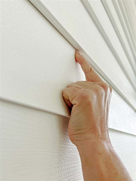 How to Hang Decorations on Vinyl SidingChatfield Court