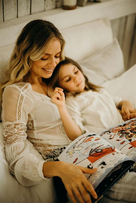 Mother And Young Daughter Photos, Download The BEST Free Mother And