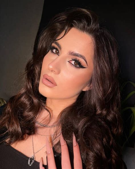 Vanessa | Сложно не стать Богиней, а быть ею 🖤 | Instagram