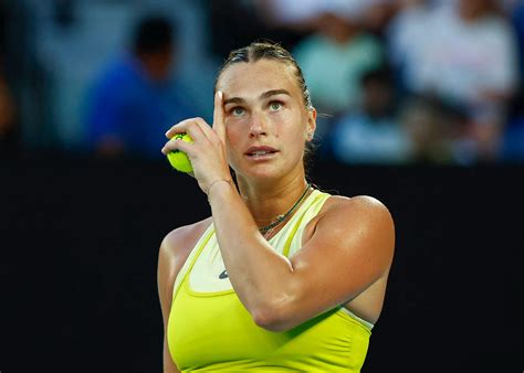 'I'll Be Diplomatic': Swiatek Says What She Thinks About Rival Sabalenka