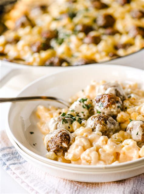 Meatball Macaroni and Cheese • the CREAMIEST recipe!