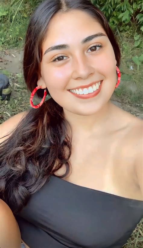 Is this a cute latina | Scrolller