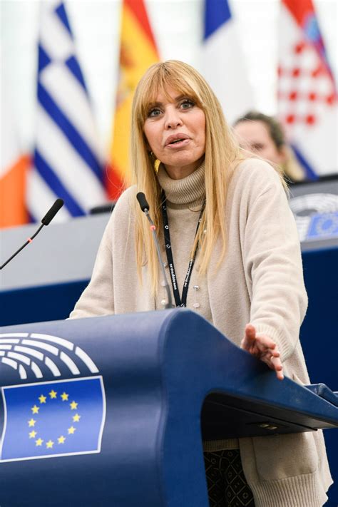 Chi sono - Alessandra Mussolini