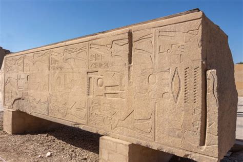 obelisk  queen hatshepsut stock  pictures royalty