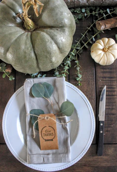 DIY Thanksgiving Tablescape – Marina Makes