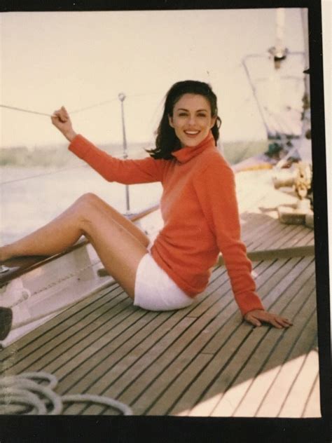 ELIZABETH HURLEY English Model / Actress 7 ORIGINAL POLAROIDS -1996