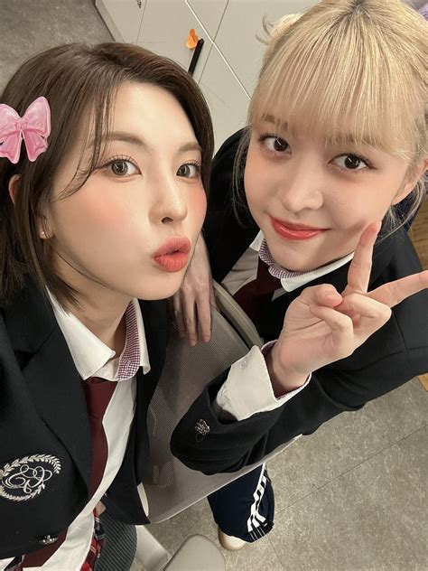 240314 WE_NMIXX Twitter Update with Lily and BAE : r/NMIXX