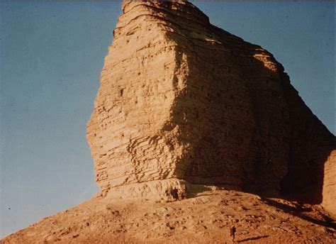 Ziggurat Architecture in Mesopotamia: A Journey Through Time