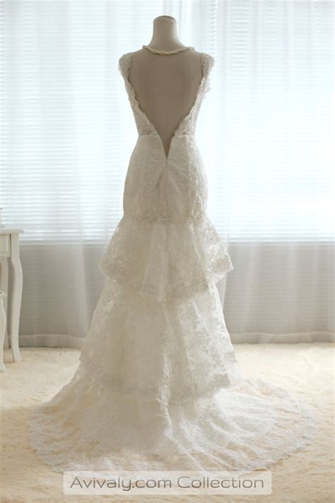 V-neck Open Back Tiered Lace Bridal Dress – Avivaly