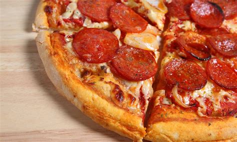 Casual Italian Food - Mona Lisa Pizza | Groupon