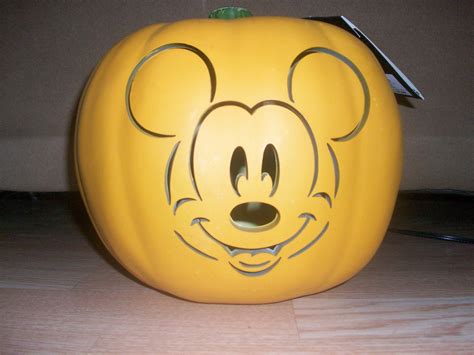 Mickey Pumpkin Carve