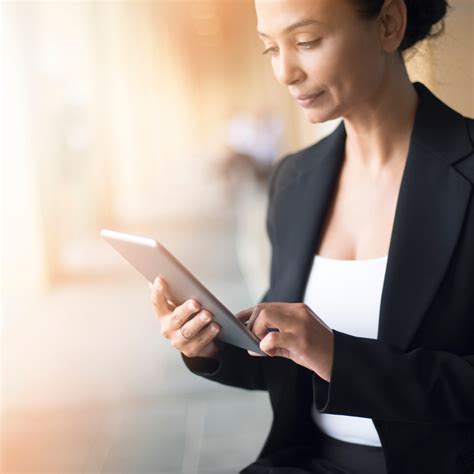 Contact Us | Contact Our Recruiter Hub | eFinancialCareers