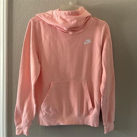 Soft Pink Nike hoodie! 🩷 Fits a Small - Depop