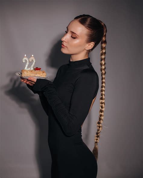 Zlatoslava | Ти гідна квітів на своєму порозі і кави вранці. Ти гідна