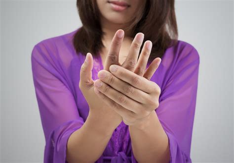 Numbness in Hand Symptoms - Treatment | SBF