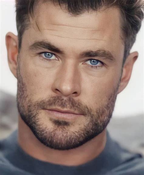 Chris Hemsworth - Shizue Velazquez