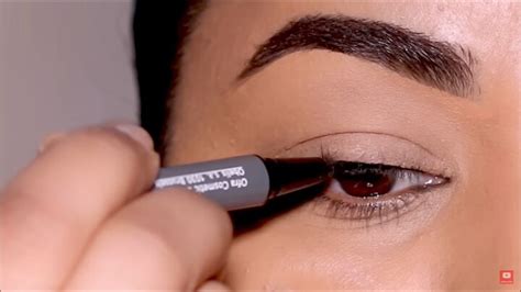 How to Create Stunning Eyeliner Looks for Hooded Eyes | Upstyle