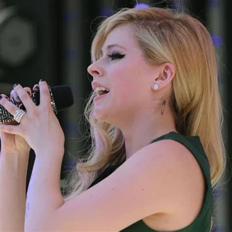 safety pin: What does a safety pin tattoo mean? Significance of symbol ...