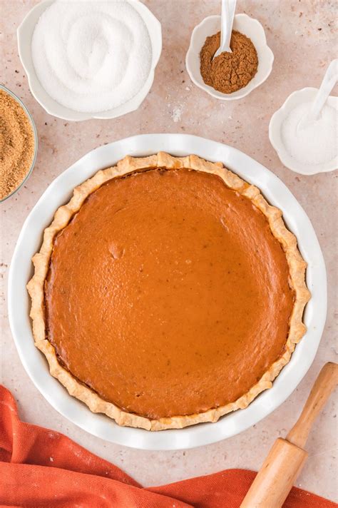 Easy Pumpkin Pie Recipe - Tessie's Table