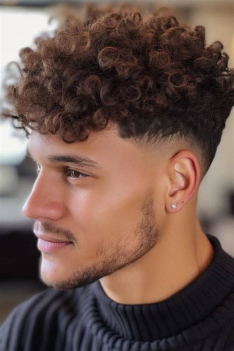 Best Men's Short Haircuts with Curly Hair: A Trendy Guide