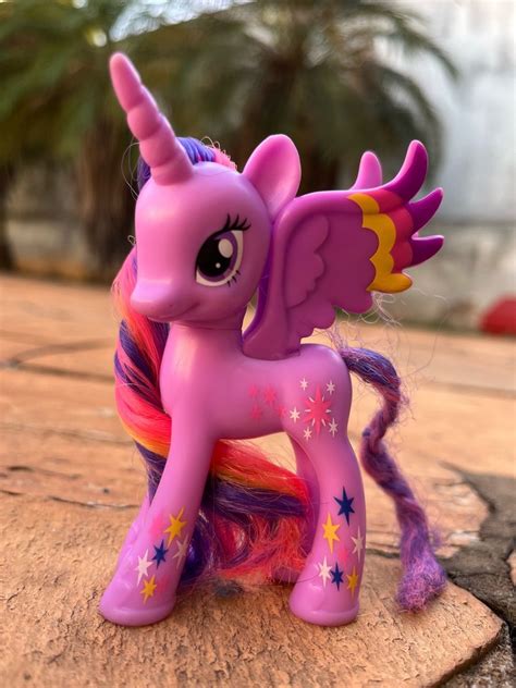 My Little Pony Brinquedos G4 - My Little Pony G4 Twilight Sparkle Asas Coloridas | Brinquedo Hasbro ...