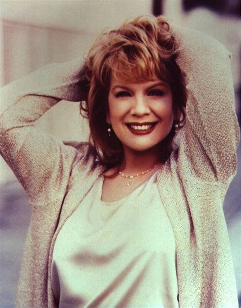 Vikki Carr | Artist | GRAMMY.com