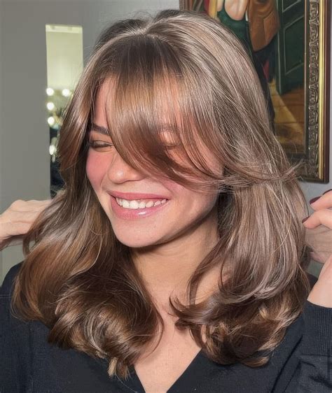 32 Beautiful Butterfly Haircuts With Bangs - Styleoholic