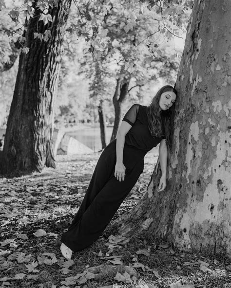 Large+Breasted+Women+In+Bikinis Photos, Download The BEST Free Large