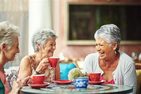 9 Benefits of Leisure Activities in Aged Care - IRT