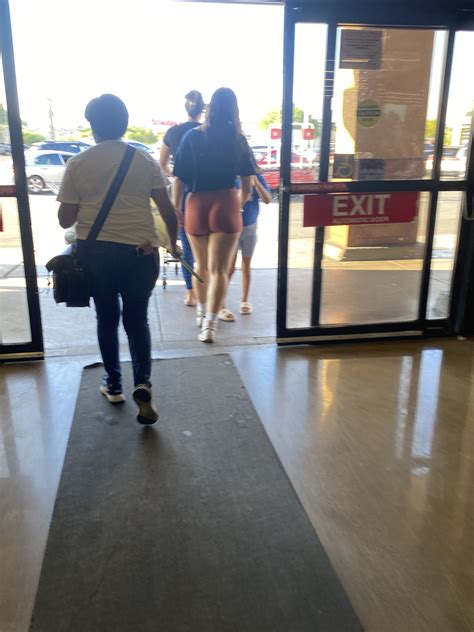 Latina fat booty at supermarket came to get capped - Short Shorts