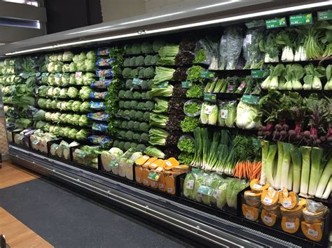 Pin by BJ Salvatore on Vegemart | Grocery store design, Supermarket ...