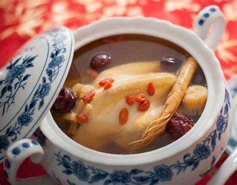 Double-boiled Chicken Soup with Ginseng Root Recipe | Ajinomoto