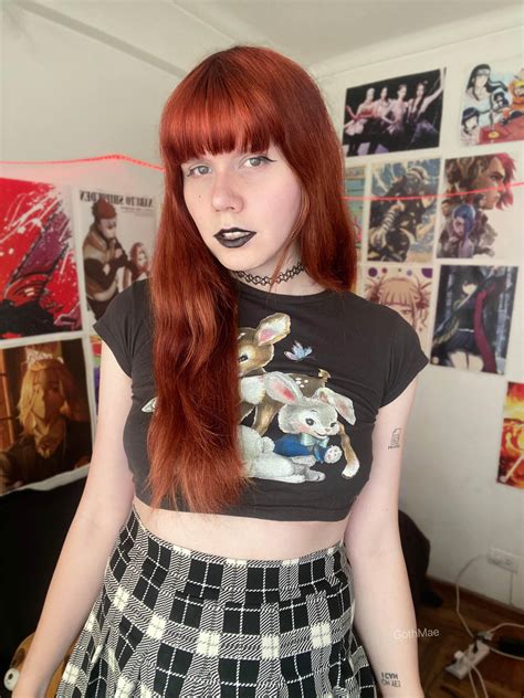 Tried black lipstick for the first time today, kinda like it 🖤 : r