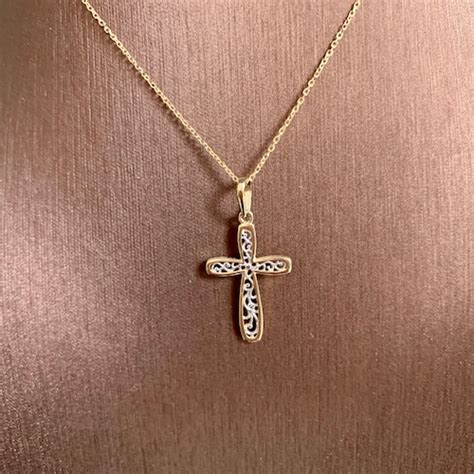 14k Gold Cross Necklace / Gold Cross Necklace / Everyday Solid - Etsy