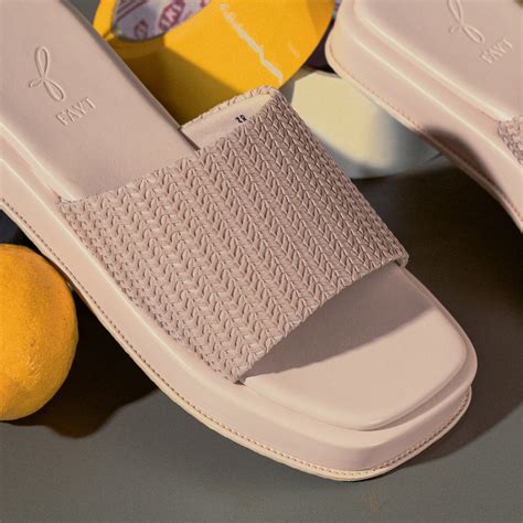 EVONNE NUDE – FAYT Official