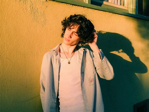 Escucha 'would’ve been you' el nuevo single de sombr | CusicaPlus