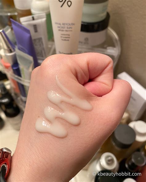 Dr.Ceuracle Hyal Reyouth Moist Sun Review