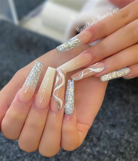 Decoração De Unha Prata - Unhas Prata 2025: Efeito Espelhado e Ideias de Decoração