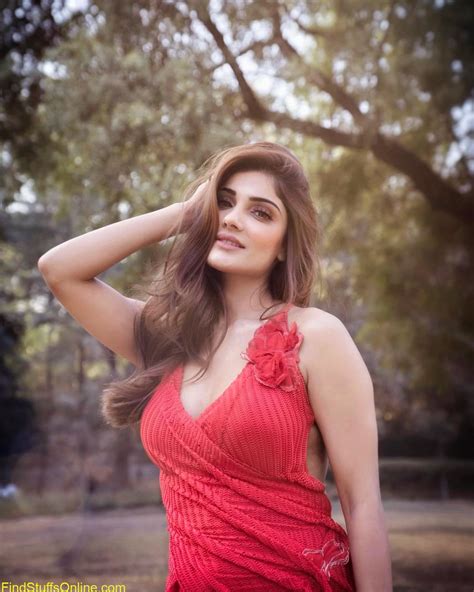 Ishita Raj Sharma Hot Images