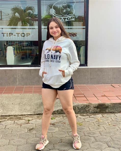 Salma Flores - Foto #9554 | Profile Rate