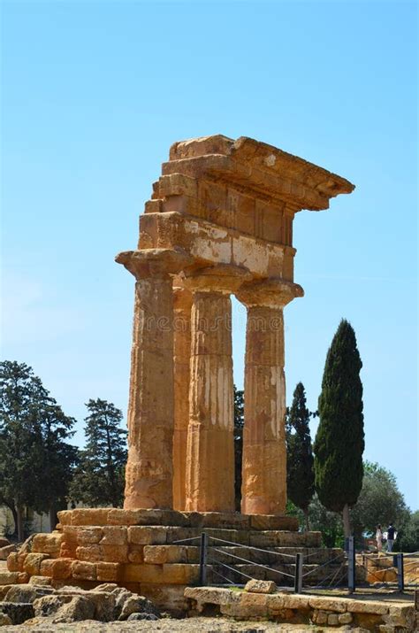 Temple of the Dioscuri, Agrigento Editorial Photography - Image of ...