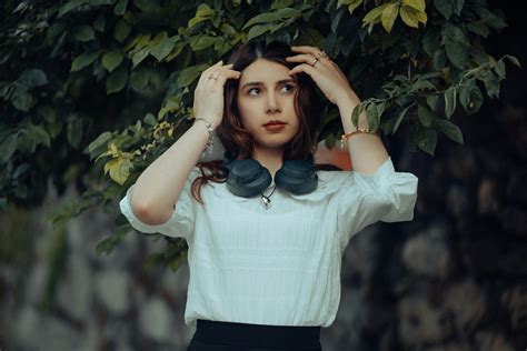 Beautiful+Women+Walking+Around+Naked Photos, Download The BEST Free