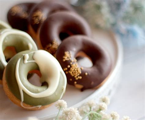 mini chocolate ring doughnuts
