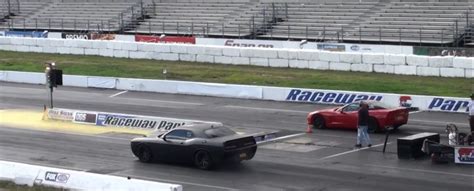 Dodge Challenger Hellcat vs Corvette Drag Race Is a Complete Waste Of ...