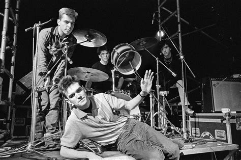 The Smiths on stage in March 1984 : r/thesmiths