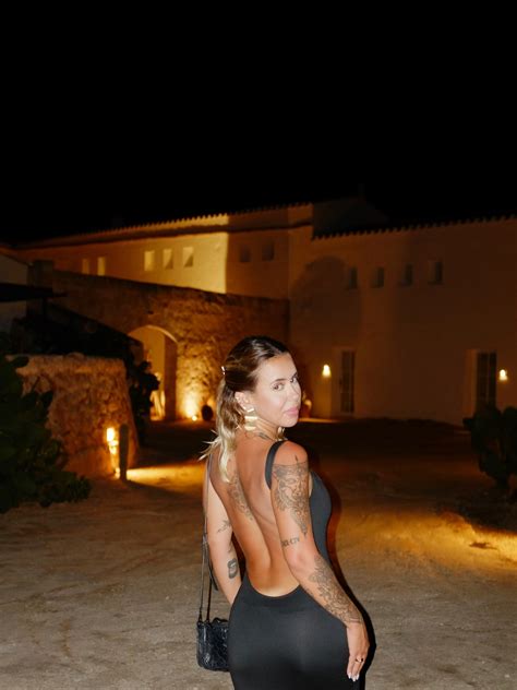 daniela :) (@ixmdxniela_) • Instagram photos and videos