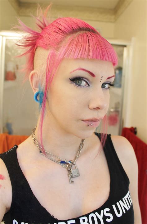 120 Best Girls with shaved heads ideas | girls with shaved heads, bald