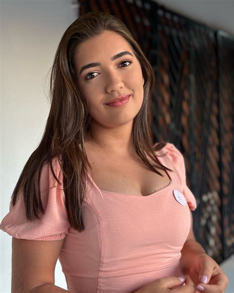 Cinthia Santos 🇧🇷 (@cthisantos) • Instagram photos and videos