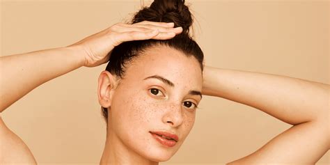 "Hair Cracking" Is Trending on TikTok—Here's What to Know