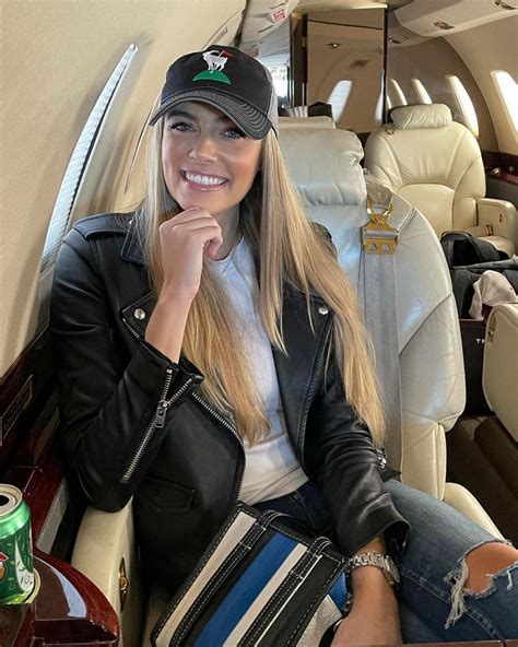 Alexandra O'Laughlin 01/14/2021 • CelebMafia